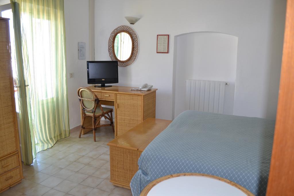 Hotel Scoglio Bianco Portoferraio Oda fotoğraf